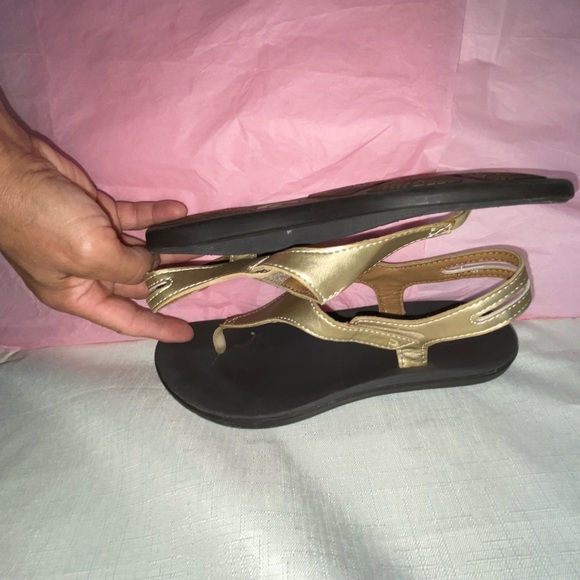 Olukai sandals size 4 - Picture 5 of 6